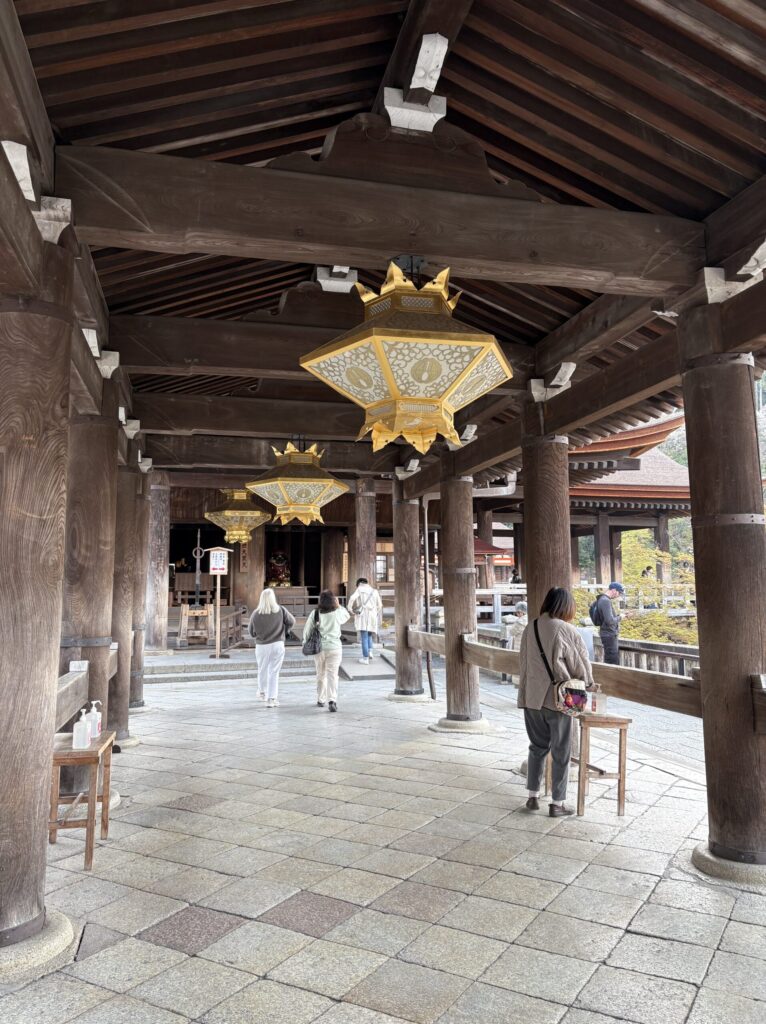 京都　清水寺　境内