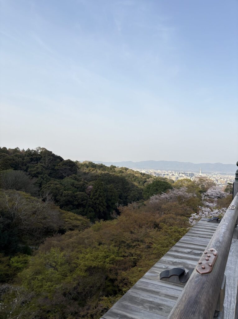 京都　清水寺の舞台からの眺め