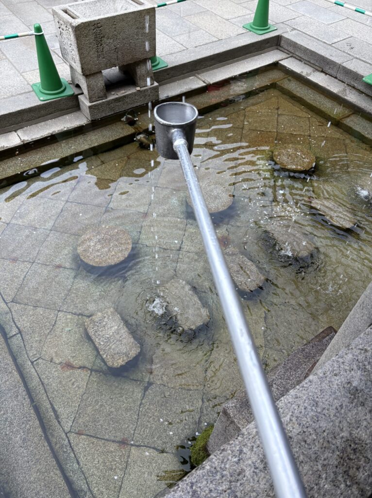 清水寺の音羽の滝 朝の静かな参拝風景