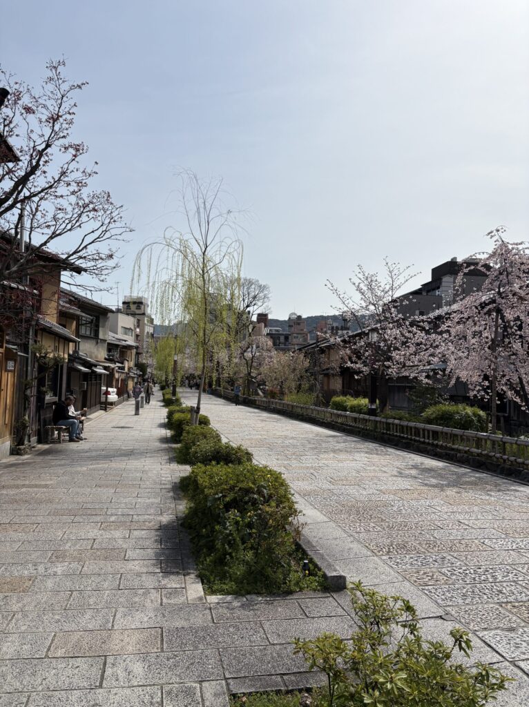 京都祇園　なすありの径