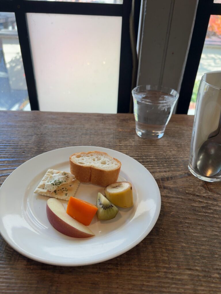 オニオングラタン煮込みチーズハンバーグ　セットプレート
