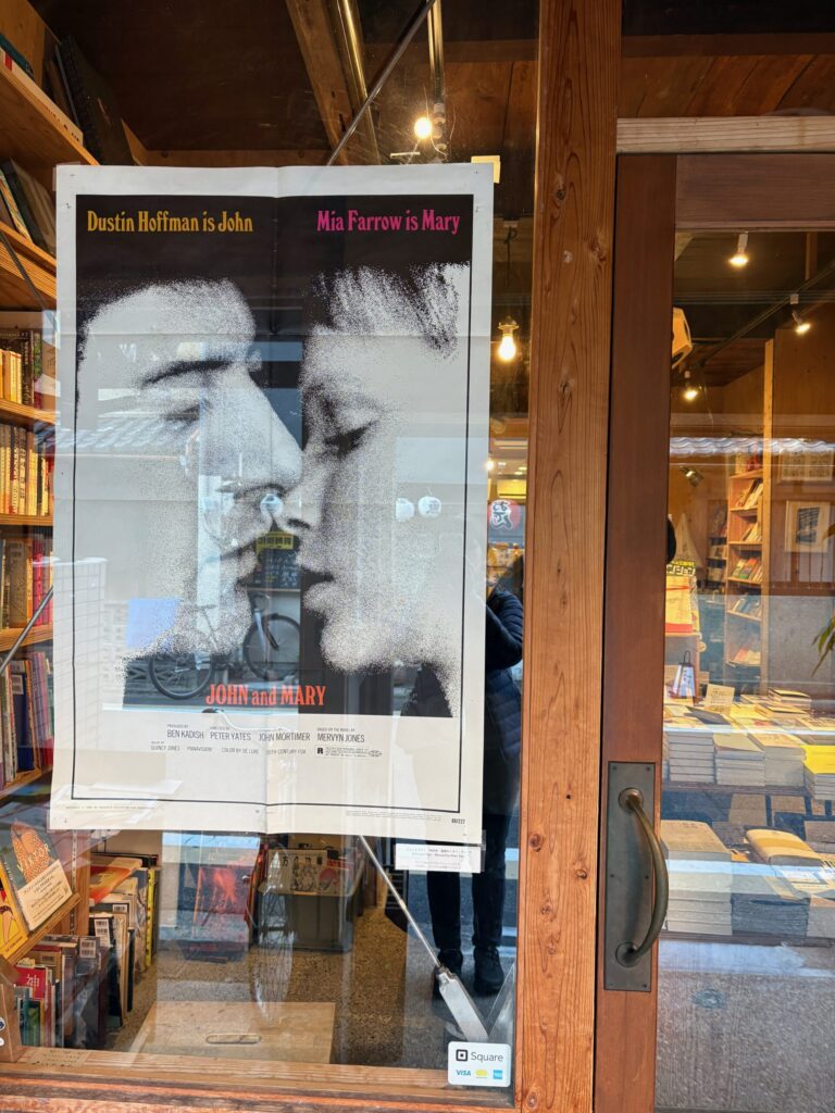 誠光社の入り口に貼られたJohn and Maryのポスター（京都・中町通）