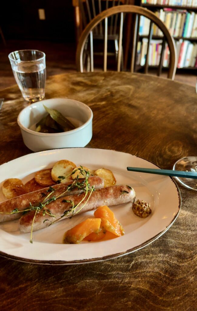 左京区　自然派ワインバーéperon 　店内　つまみ