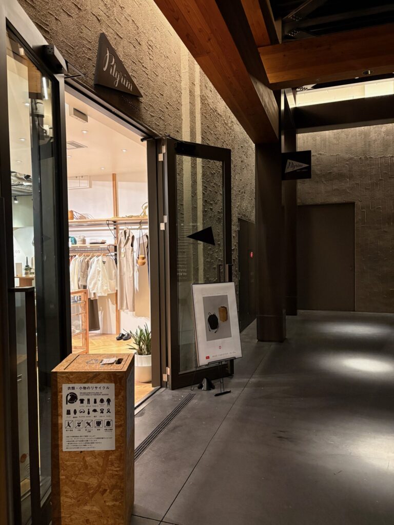 Pilgrim Surf+Supply　外観　新風館