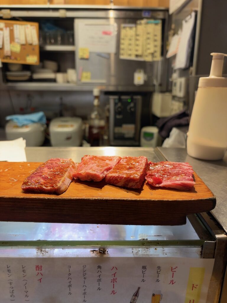 神戸三宮 一切れ焼肉松田の神戸牛カルビ6点盛り
