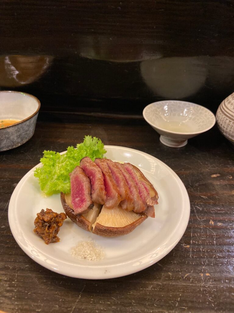 京都・中京区二条城近く、お酒と巻ずしと料理のお店・乍旨司(さしす) 焼きいちぼ肉