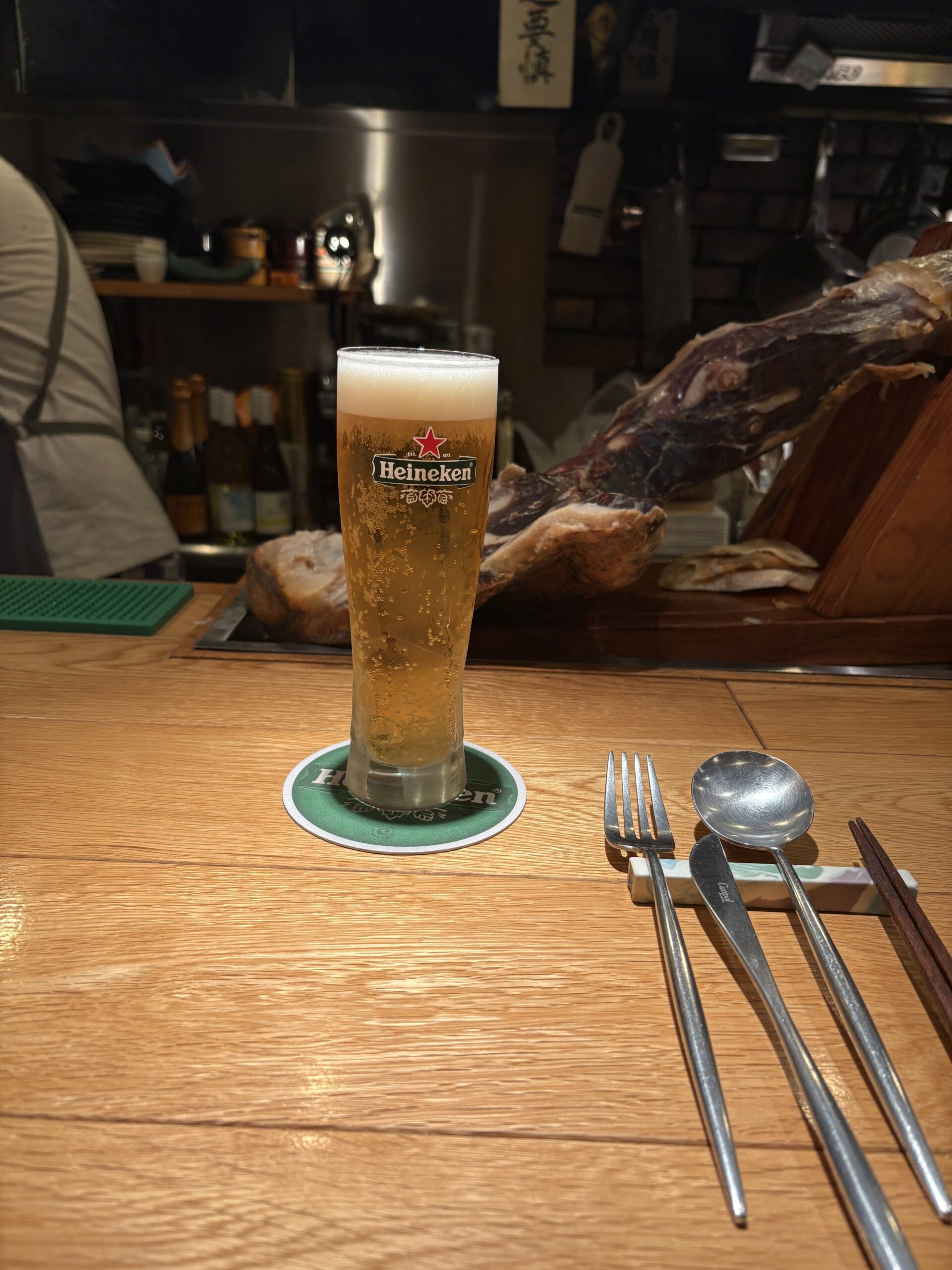 京都市役所前・烏丸御池のレストラン【Agri】イタリアン・フレンチ カウンターでビール
