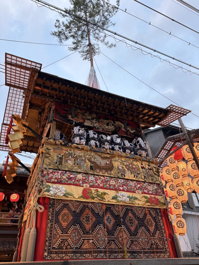京都祇園祭　後祭の山鉾　北観音山　山鉾