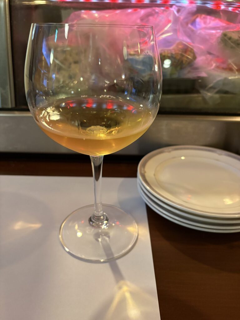 京都ひとり旅の晩ごはん。VAPEURSのスパークリングワインから